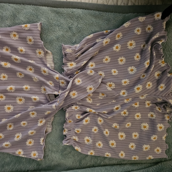 Lily Bleu Purple and White Daisy Matching Set - Picture 6 of 15